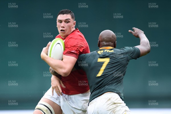 020618 - Wales v South Africa - International Rugby - Seb Davies of Wales is tackled by Oupa Mohoje of South Africa