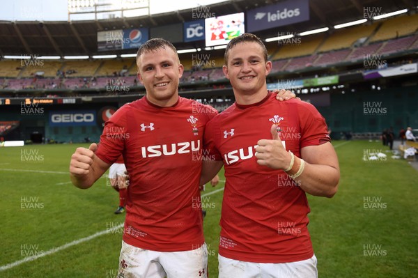 020618 - Wales v South Africa - International Rugby - Tom Prydie and Hallam Amos of Wales celebrate win