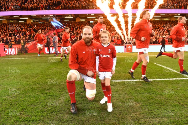 021217 - Wales v South Africa - Under Armour Series - Alun Wyn Jones of Wales leads out his side with mascot