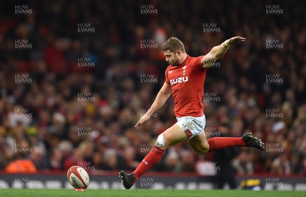 021217 - Wales v South Africa - Under Armour Series - Leigh Halfpenny of Wales kicks at goal