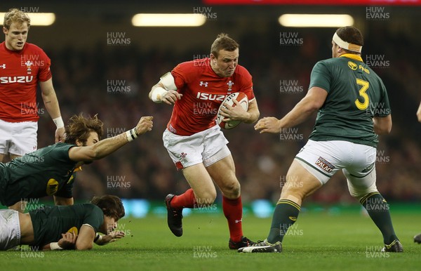021217 - Wales v South Africa - Under Armour Series 2017 - Hadleigh Parkes of Wales is challenged by Wilco Louw of South Africa