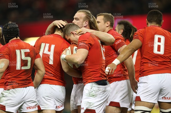 021217 - Wales v South Africa - Under Armour Series 2017 - Scott Williams of Wales celebrates scoring a try with team mates