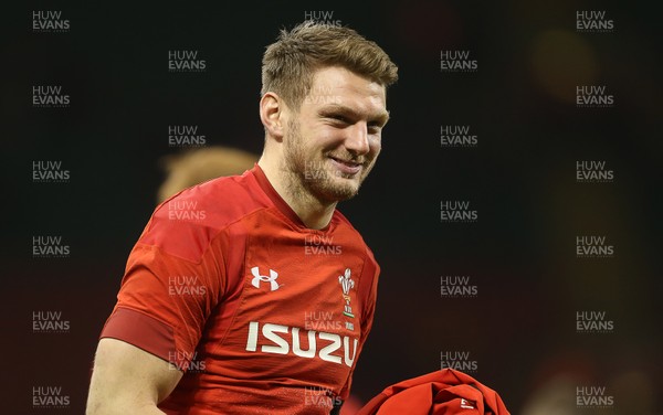 021217 - Wales v South Africa - Under Armour Series 2017 - Dan Biggar of Wales thanks the fans
