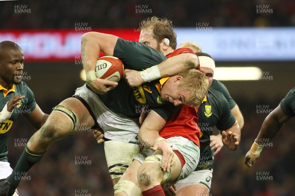 021217 Wales v New South Africa - Under Armour 2017 Series -  Pieter Steph du Toit of South Africa is tackled by Alun Wyn Jones of Wales