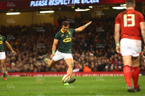 021217 Wales v New South Africa - Under Armour 2017 Series -  Handre Pollard of South Africa kicks a goal