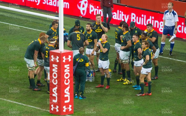021217 Wales v South Africa - South Africa Huddle under the posts