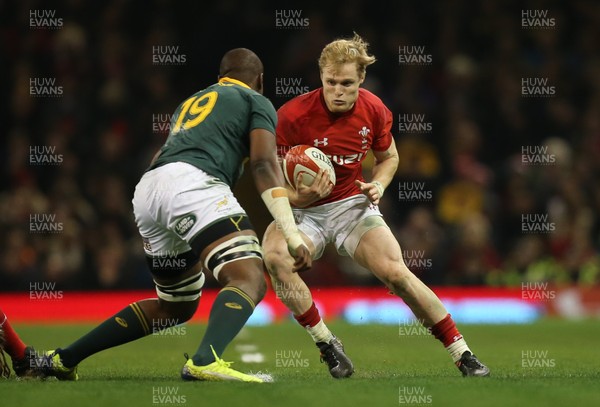 021217 - Wales v South Africa, 2017 Under Armour Autumn Series - Aled Davies of Wales takes on Oupa Mohoje of South Africa