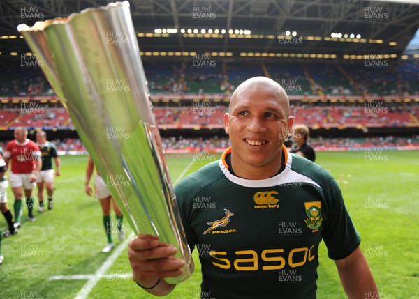 05.06.10 - Wales v South Africa - Principality Building Society Summer Test - Ricky Januarie of South Africa celebrates with the Prince William Cup. 