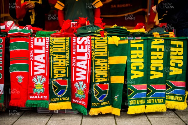 061121 - Wales v South Africa - Autumn Nations Series - Team scarves