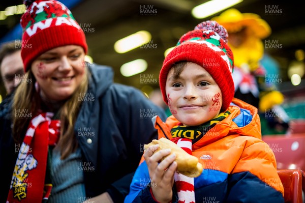 061121 - Wales v South Africa - Autumn Nations Series - Fans ahead of the game 