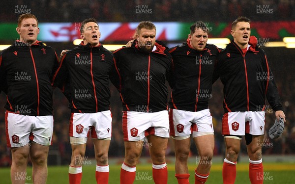 061121 - Wales v South Africa Springboks - Autumn Nations Cup - Rhys Carre, Josh Adams, Tomas Francis, Ryan Elias and Jonathan Davies of Wales line up for the anthems