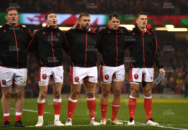 061121 - Wales v South Africa Springboks - Autumn Nations Cup - Rhys Carre, Josh Adams, Tomas Francis, Ryan Elias and Jonathan Davies of Wales line up for the anthems
