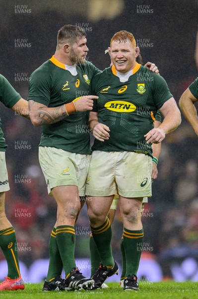 061121 - Wales v South Africa - Autumn Nations Series - Malcolm Marx of South Africa and Steven Kitshoff of South Africa celebrate their win