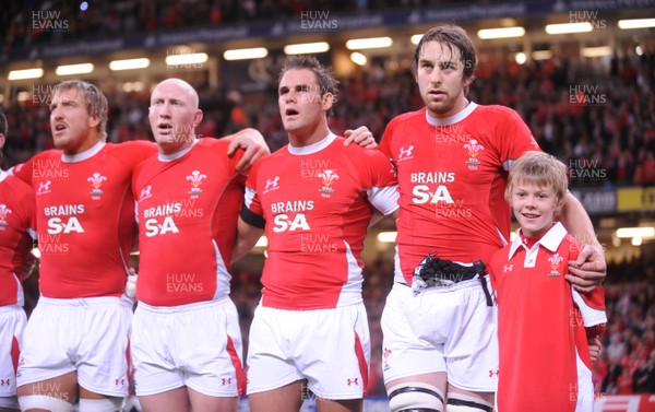 08.11.08 - Wales v South Africa - Invesco Perpetual Series 2008 - Wales' Andy Powell, Tom Shanklin, Lee Byrne and Ryan Jones line up for the national anthems. 