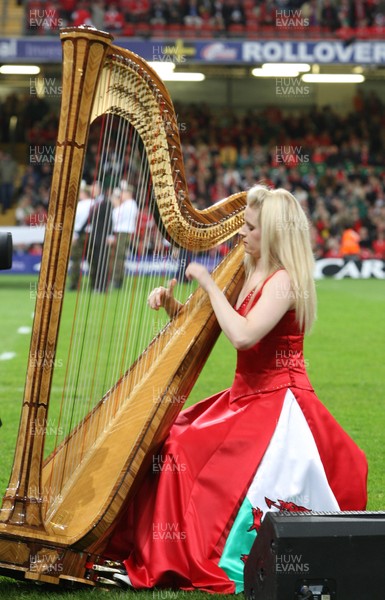 08.11.08 ... Wales v South Africa, Invesco Perpetual Series 2008-  Harpist, Claire Jones