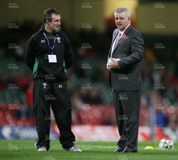 08.11.08 Wales v South Africa... Wales Attack Coach Rob Howley and head Coach Warren Gatland.. 