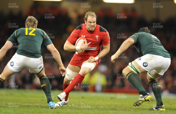 091113 - Wales v South Africa - Dove Men+Care Series -Alun Wyn Jones of Wales takes on Flip van der Merwe of South Africa