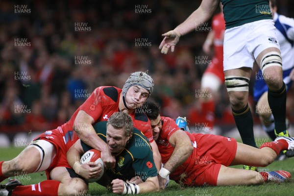 091113 Wales v South Africa…SAfrica's Jean De Villiers scores try