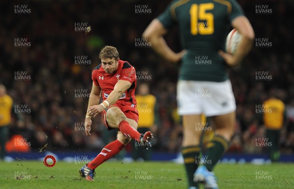 091113 - Wales v South Africa - Dove Men+Care Series -Leigh Halfpenny of Wales kicks at goal