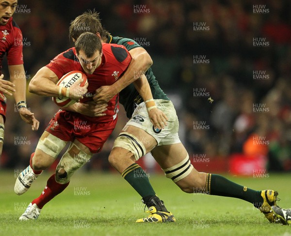 091113  - Wales v South Africa - 2013 Dove Men Series - Sam Warburton of Wales is tackled by Willem Alberts of South Africa