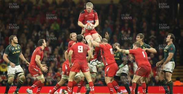 091113 - Wales v South Africa, Dove Mens Autumn Series - Wales' Bradley Davies takes line out ball