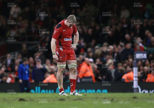 091113 - Wales v South Africa - Dove Men+Care Series - Wales' Bradley Davies is dejected after the game