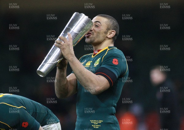 091113 - Wales v South Africa - Dove Men+Care Series - South Africa's Bryan Habana celebrates after the game