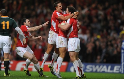 13.11.10 - Wales v South Africa - Invesco Perpetual Series 2010 - George North(R) of Wales celebrates his try with team-mates. 