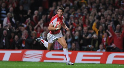 13.11.10 - Wales v South Africa - Invesco Perpetual Series 2010 - James Hook of Wales runs in to score try. 