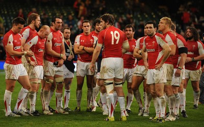 13.11.10 - Wales v South Africa - Invesco Perpetual Series 2010 - Wales players look dejected at the end of the game. 