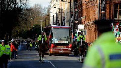 13.11.10 - Wales v South Africa - Invesco Perpetual Series 2010 - Wales team bus arrives. 