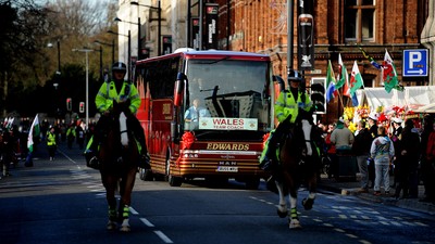 13.11.10 - Wales v South Africa - Invesco Perpetual Series 2010 - Wales team bus arrives. 