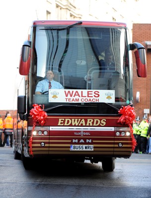 13.11.10 - Wales v South Africa - Invesco Perpetual Series 2010 - Wales team bus arrives. 