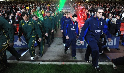 13.11.10 - Wales v South Africa - Invesco Perpetual Series 2010 - South Africa and Wales players walk onto the pitch. 