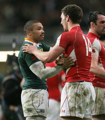 13.11.10 Wales v South Africa... Bryan Habana and George North chat at the end of the game. 