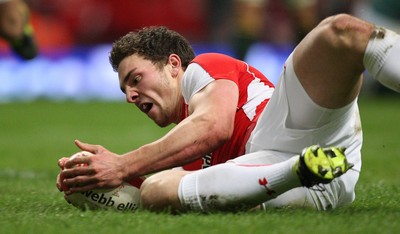 13.11.10 .. Wales v South Africa. -  Wales' George North races in to score try on his debut 