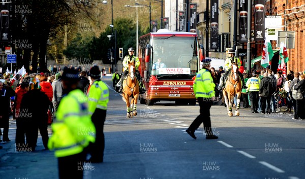 13.11.10 - Wales v South Africa - Invesco Perpetual Series 2010 - Wales team bus arrives. 