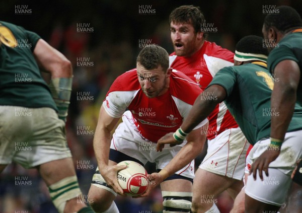 13.11.10 Wales v South Africa - Autumn International Series -   Wales' Deiniol Jones picks & drives towards the South African try line. 