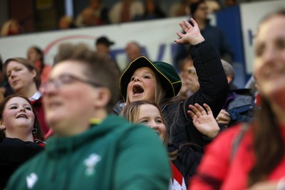 180926 - Wales Women v South Africa Women - Vodafone Wales WXV Series - Fans