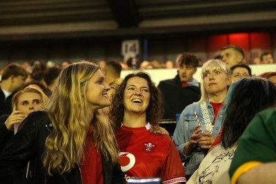 180926 - Wales Women v South Africa Women - Vodafone Wales WXV Series - Fans