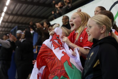 180926 - Wales Women v South Africa Women - Vodafone Wales WXV Series - Fans