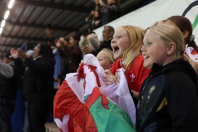 180926 - Wales Women v South Africa Women - Vodafone Wales WXV Series - Fans