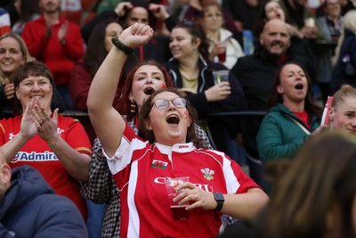 180926 - Wales Women v South Africa Women - Vodafone Wales WXV Series - Fans