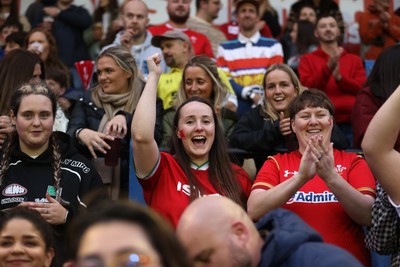 180926 - Wales Women v South Africa Women - Vodafone Wales WXV Series - Fans