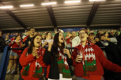 180926 - Wales Women v South Africa Women - Vodafone Wales WXV Series - Fans
