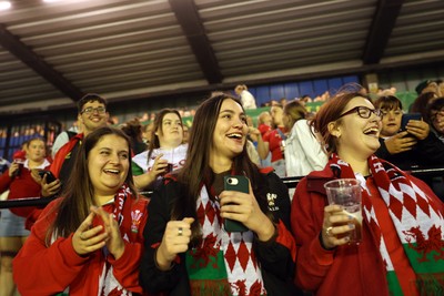 180926 - Wales Women v South Africa Women - Vodafone Wales WXV Series - Fans