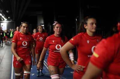 180926 - Wales Women v South Africa Women - Vodafone Wales WXV Series - Fans