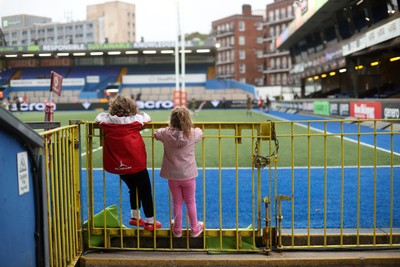 180926 - Wales Women v South Africa Women - Vodafone Wales WXV Series - Fans