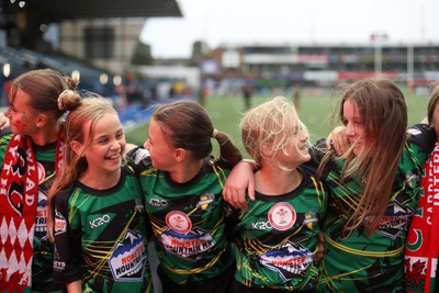 180926 - Wales Women v South Africa Women - Vodafone Wales WXV Series - Fans