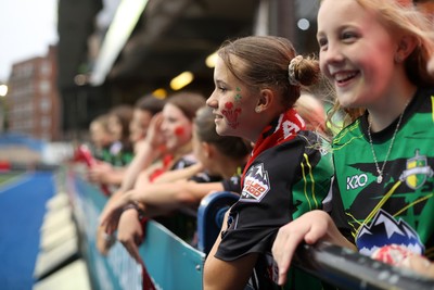 180926 - Wales Women v South Africa Women - Vodafone Wales WXV Series - Fans